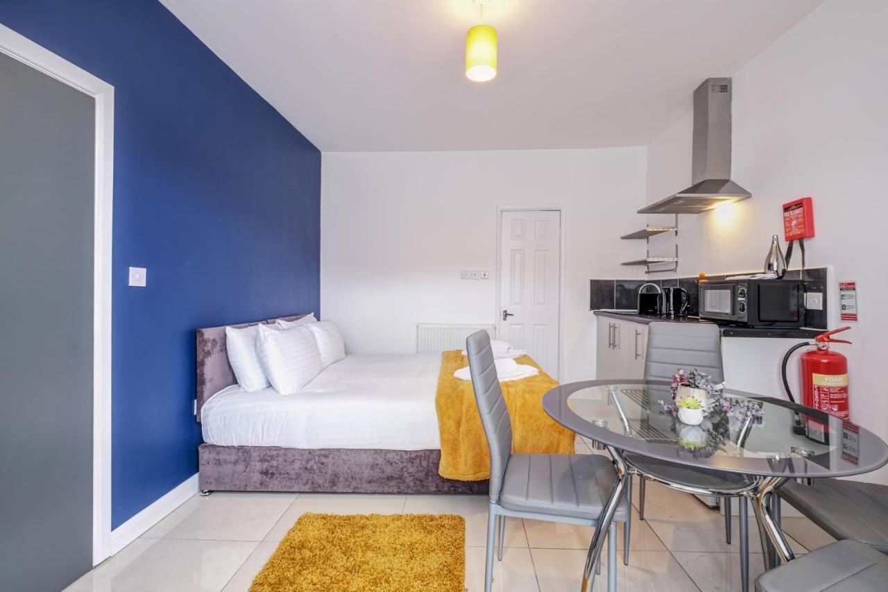 Fernbank Rooms Sudbury Hill, Harrow, Self-Contained Studios With En-Suite Harrow on the Hill Esterno foto