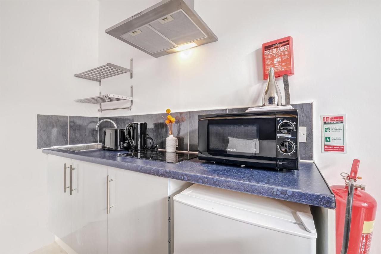 Fernbank Rooms Sudbury Hill, Harrow, Self-Contained Studios With En-Suite Harrow on the Hill Esterno foto