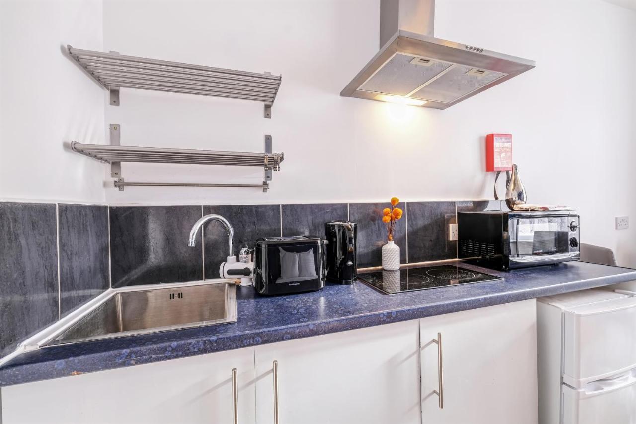 Fernbank Rooms Sudbury Hill, Harrow, Self-Contained Studios With En-Suite Harrow on the Hill Esterno foto