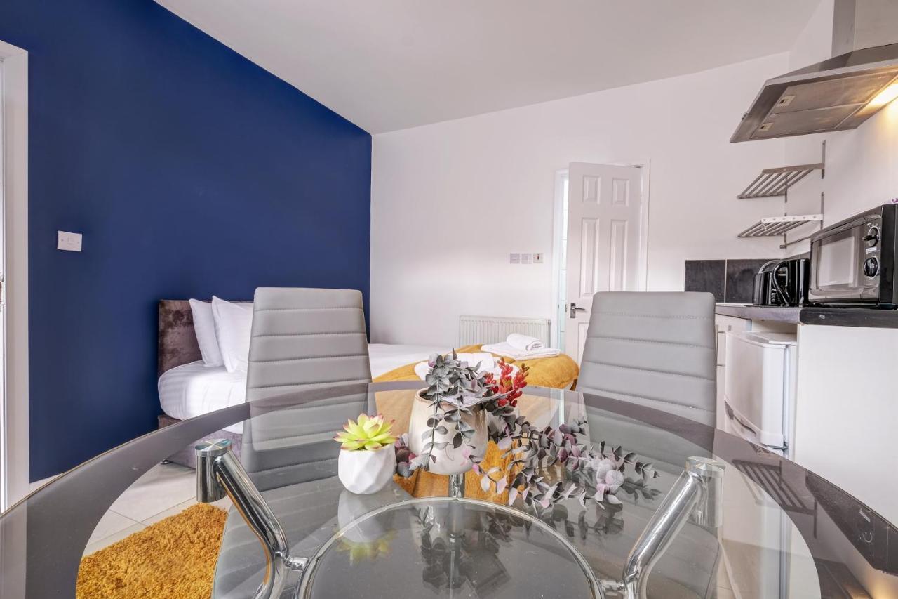 Fernbank Rooms Sudbury Hill, Harrow, Self-Contained Studios With En-Suite Harrow on the Hill Esterno foto