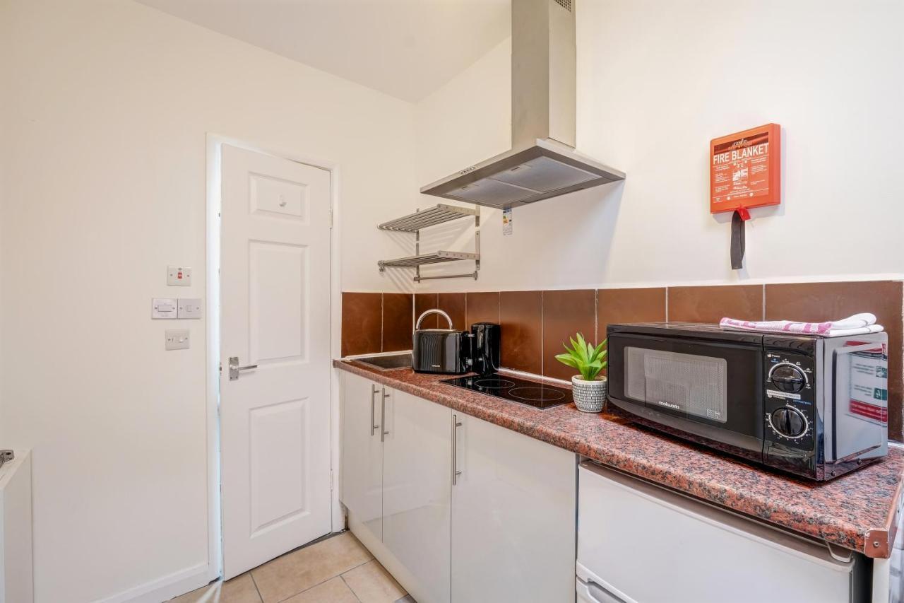Fernbank Rooms Sudbury Hill, Harrow, Self-Contained Studios With En-Suite Harrow on the Hill Esterno foto