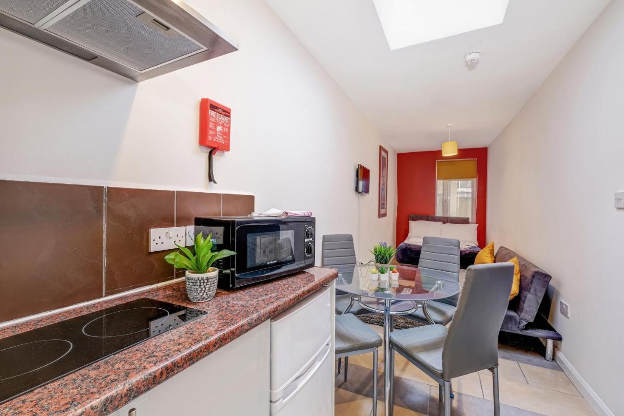 Fernbank Rooms Sudbury Hill, Harrow, Self-Contained Studios With En-Suite Harrow on the Hill Esterno foto
