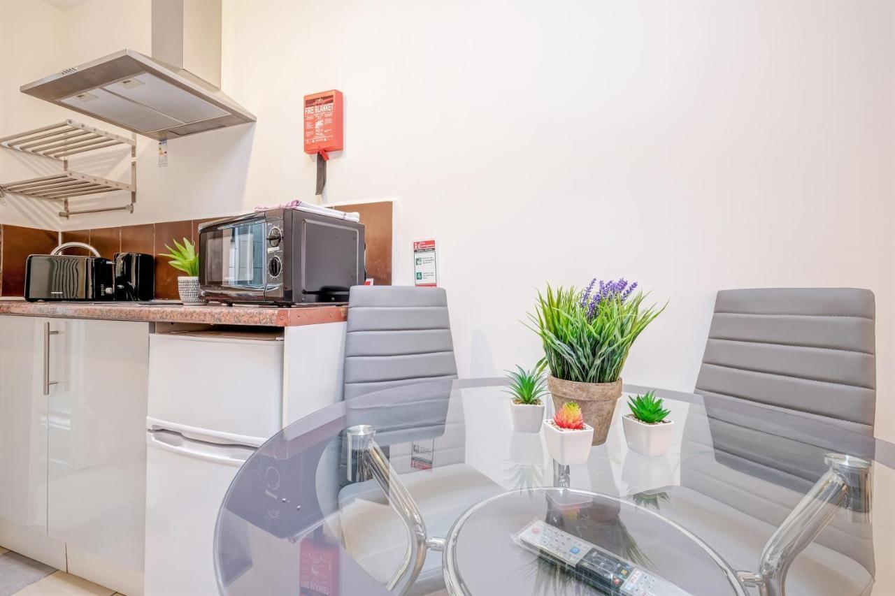 Fernbank Rooms Sudbury Hill, Harrow, Self-Contained Studios With En-Suite Harrow on the Hill Esterno foto