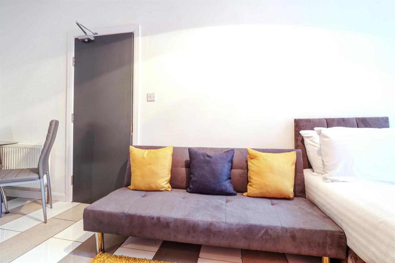 Fernbank Rooms Sudbury Hill, Harrow, Self-Contained Studios With En-Suite Harrow on the Hill Esterno foto