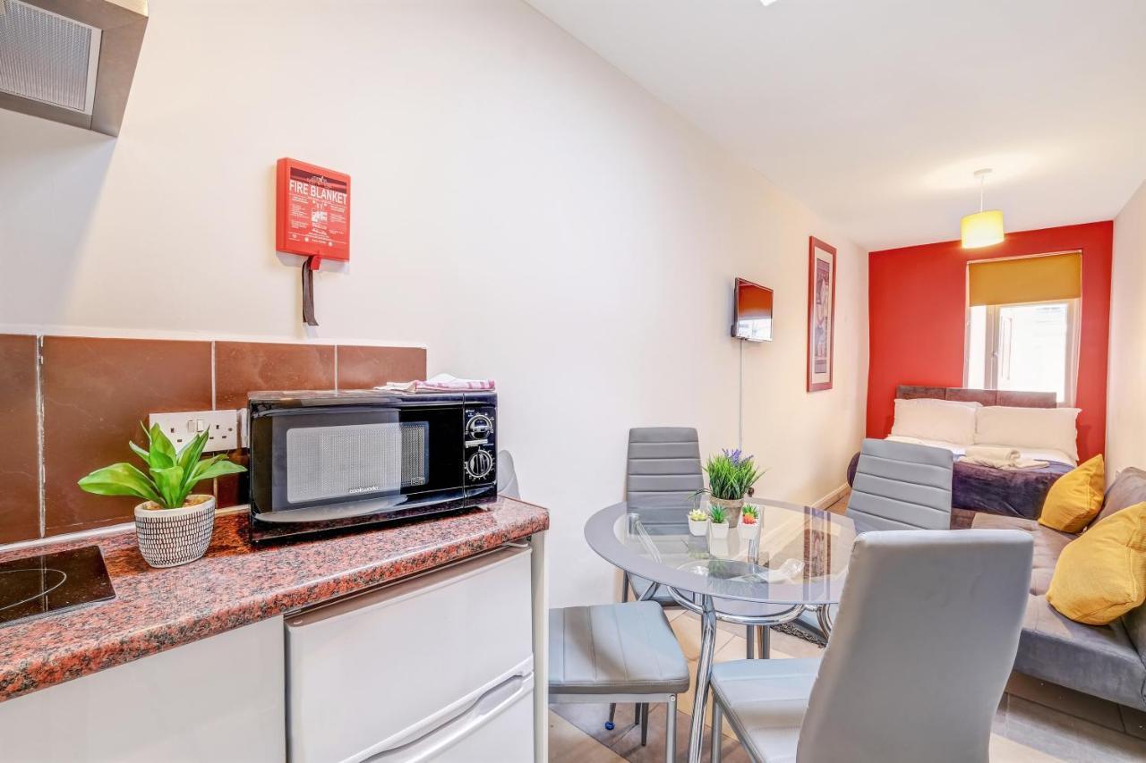 Fernbank Rooms Sudbury Hill, Harrow, Self-Contained Studios With En-Suite Harrow on the Hill Esterno foto