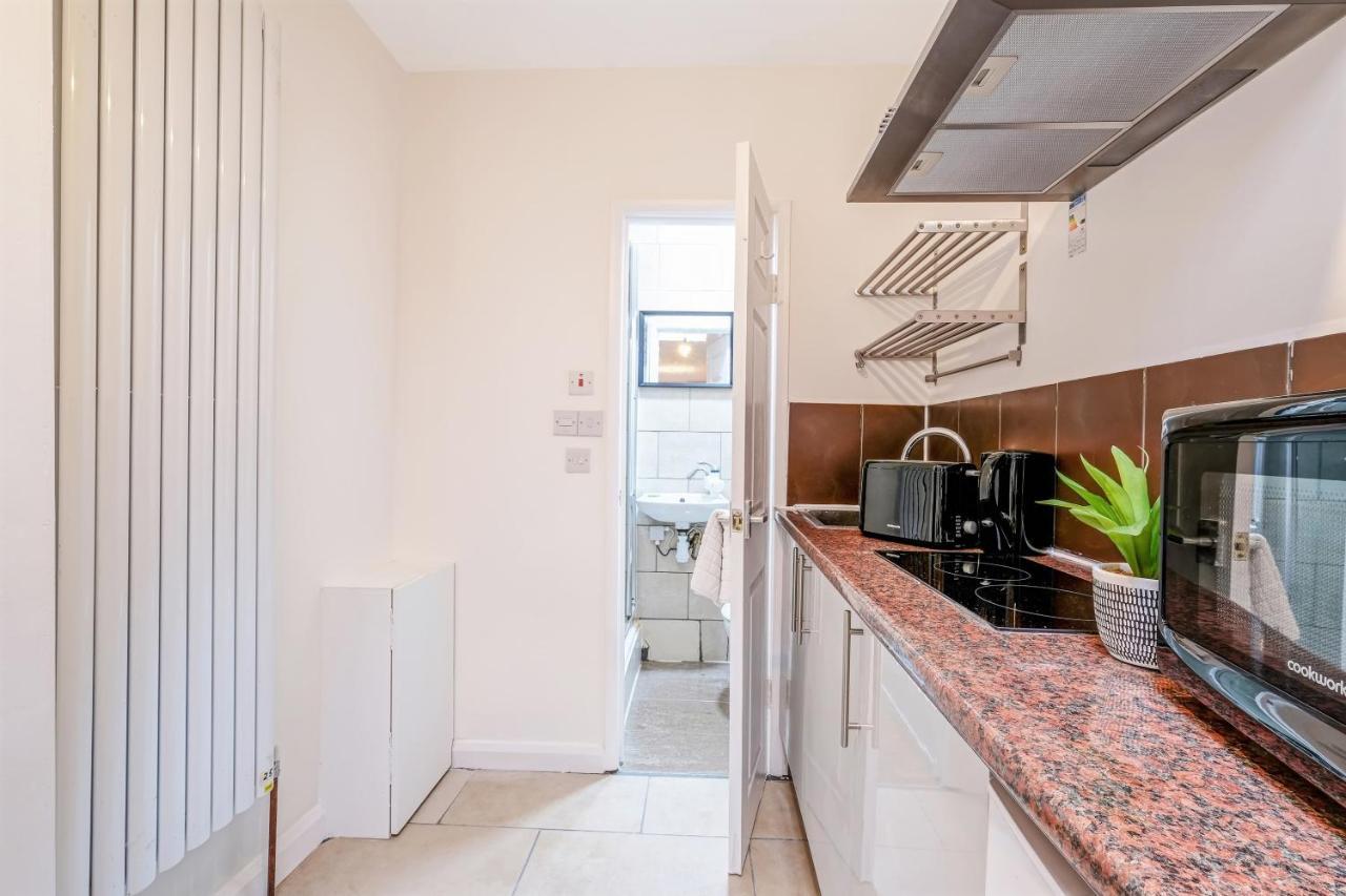 Fernbank Rooms Sudbury Hill, Harrow, Self-Contained Studios With En-Suite Harrow on the Hill Esterno foto