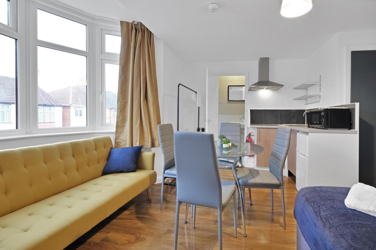 Fernbank Rooms Sudbury Hill, Harrow, Self-Contained Studios With En-Suite Harrow on the Hill Esterno foto