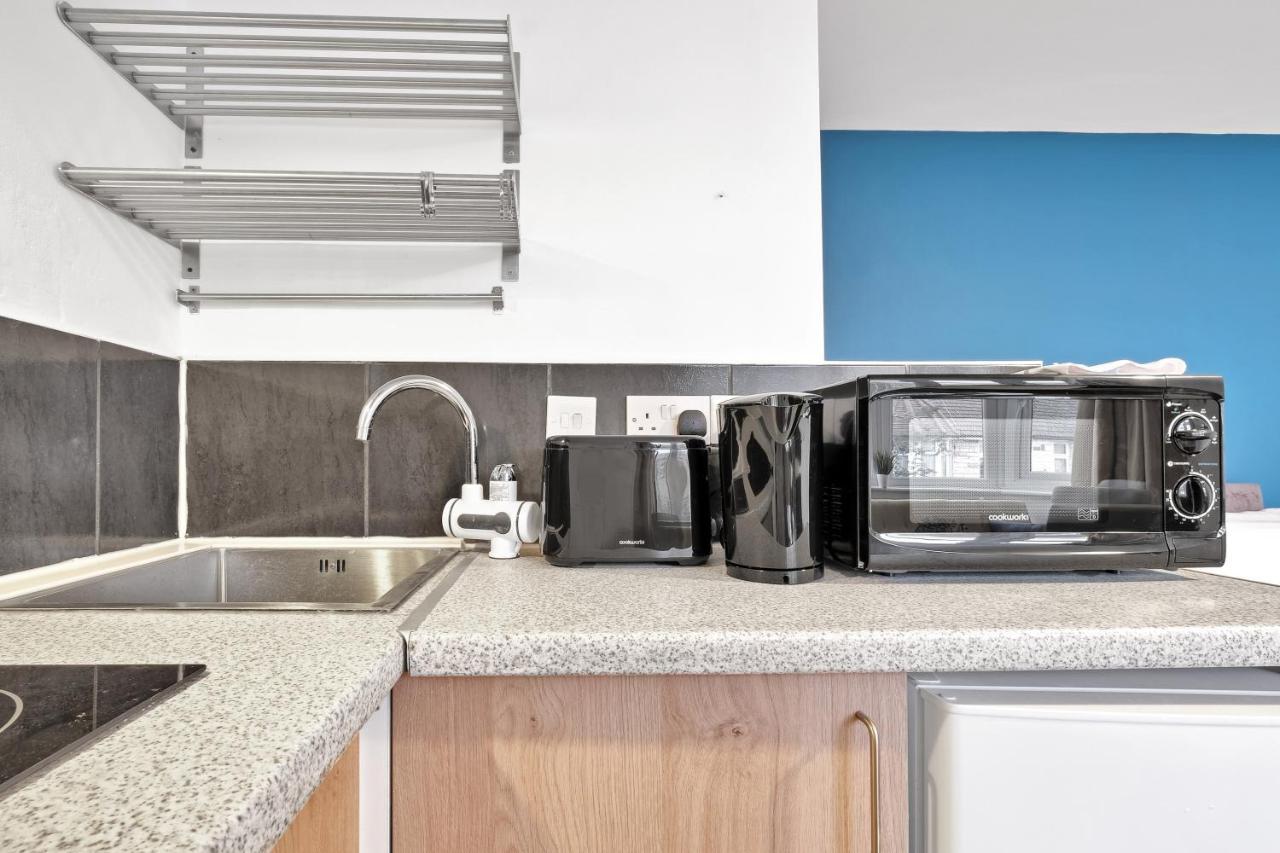 Fernbank Rooms Sudbury Hill, Harrow, Self-Contained Studios With En-Suite Harrow on the Hill Esterno foto