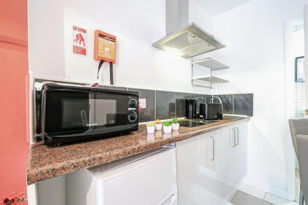 Fernbank Rooms Sudbury Hill, Harrow, Self-Contained Studios With En-Suite Harrow on the Hill Esterno foto