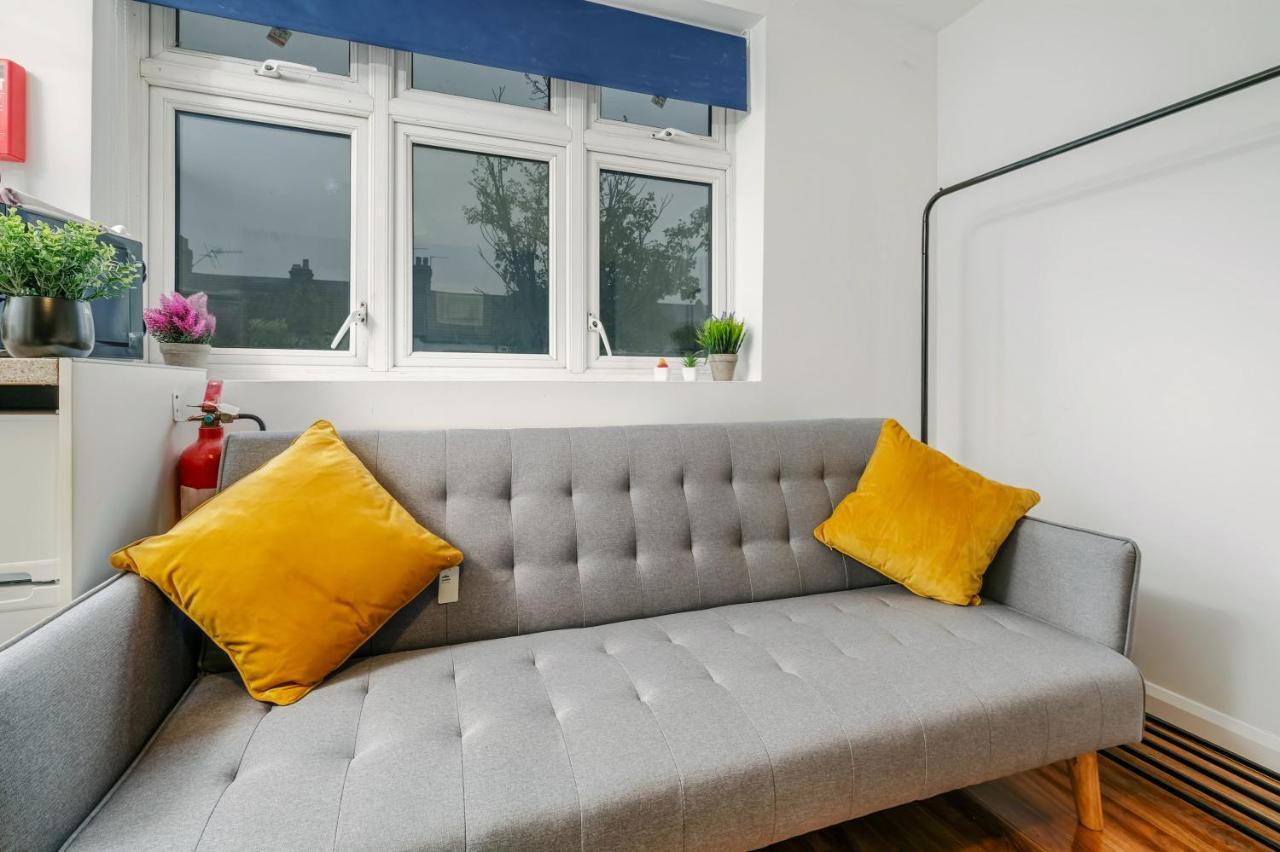 Fernbank Rooms Sudbury Hill, Harrow, Self-Contained Studios With En-Suite Harrow on the Hill Esterno foto