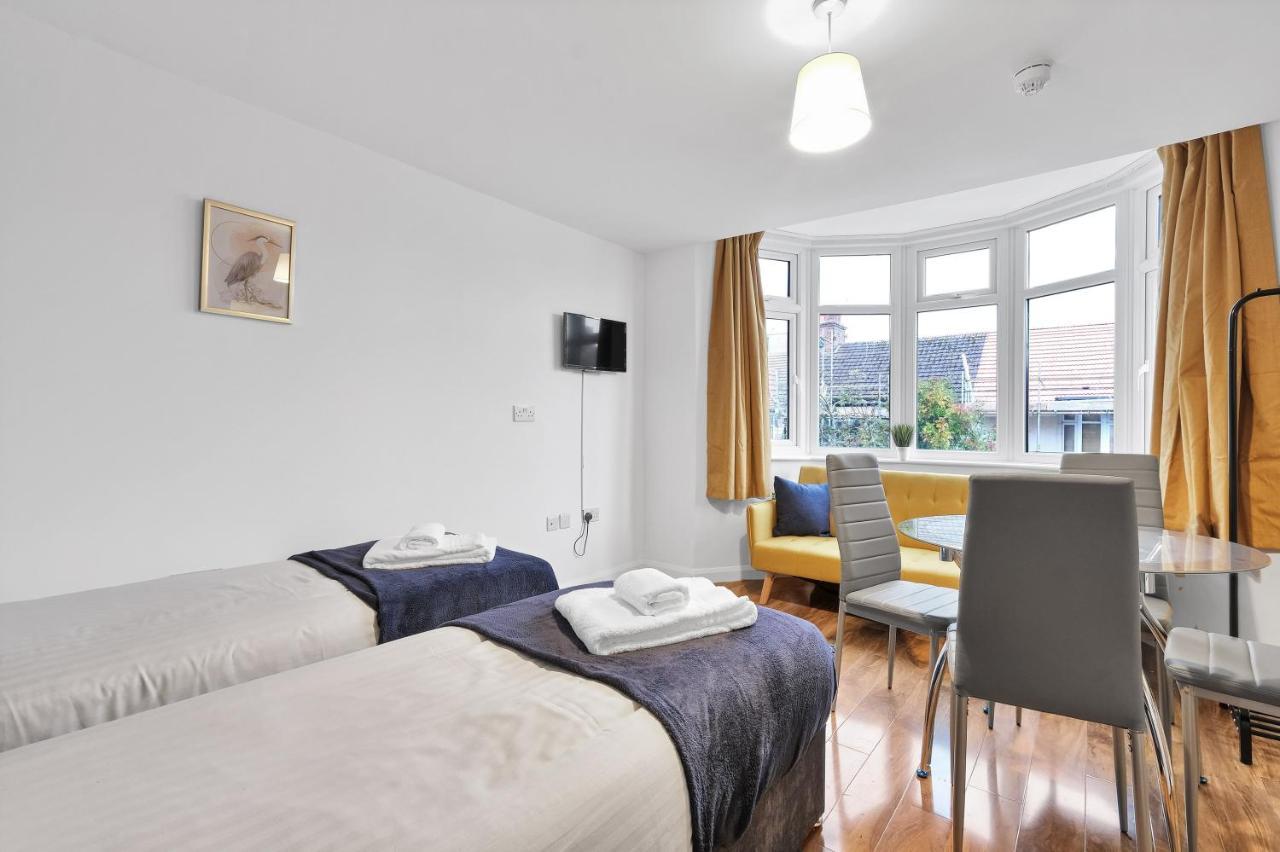 Fernbank Rooms Sudbury Hill, Harrow, Self-Contained Studios With En-Suite Harrow on the Hill Esterno foto