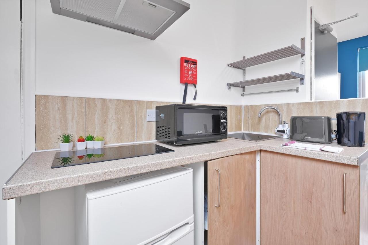 Fernbank Rooms Sudbury Hill, Harrow, Self-Contained Studios With En-Suite Harrow on the Hill Esterno foto