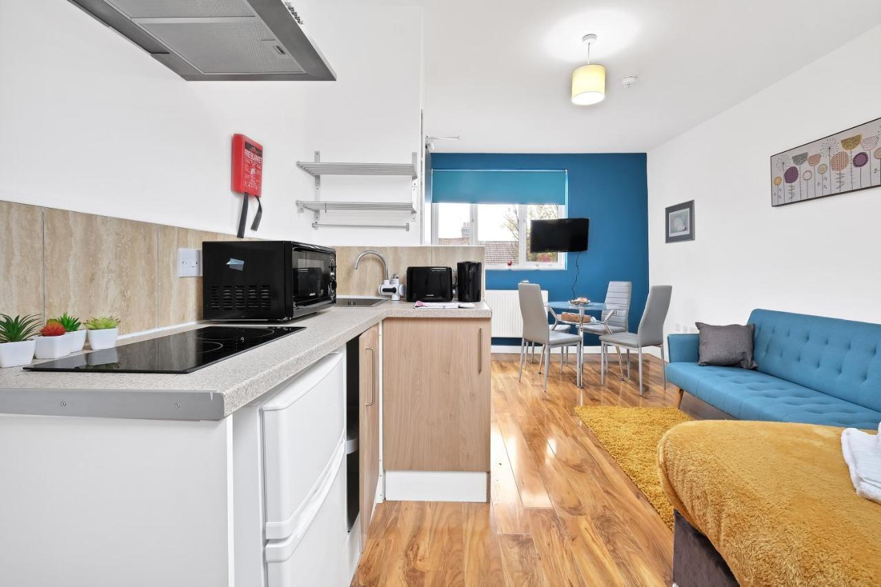 Fernbank Rooms Sudbury Hill, Harrow, Self-Contained Studios With En-Suite Harrow on the Hill Esterno foto