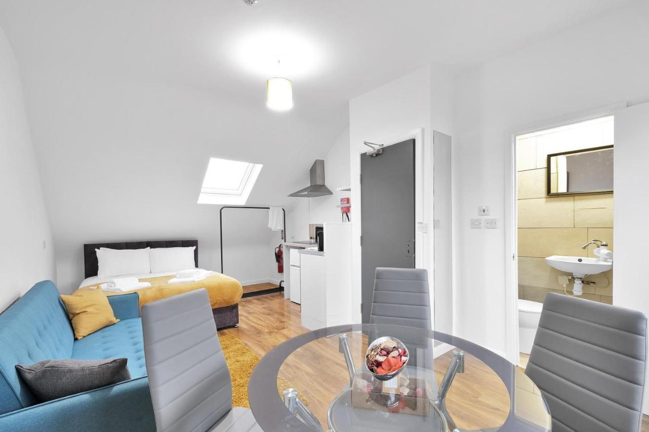 Fernbank Rooms Sudbury Hill, Harrow, Self-Contained Studios With En-Suite Harrow on the Hill Esterno foto